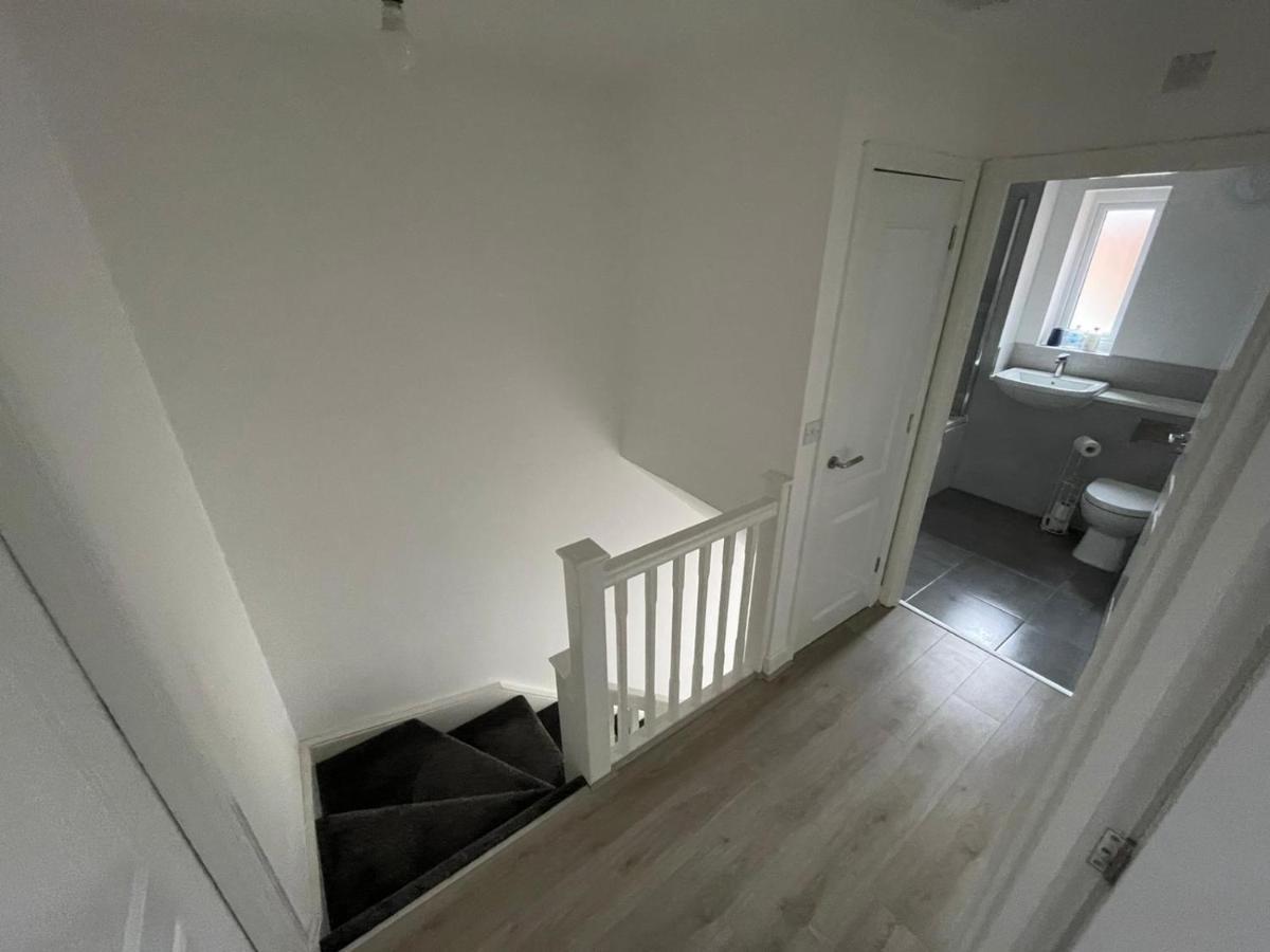 Modern Room With Huge Bed - Walk To City Centre! Manchester Exteriér fotografie