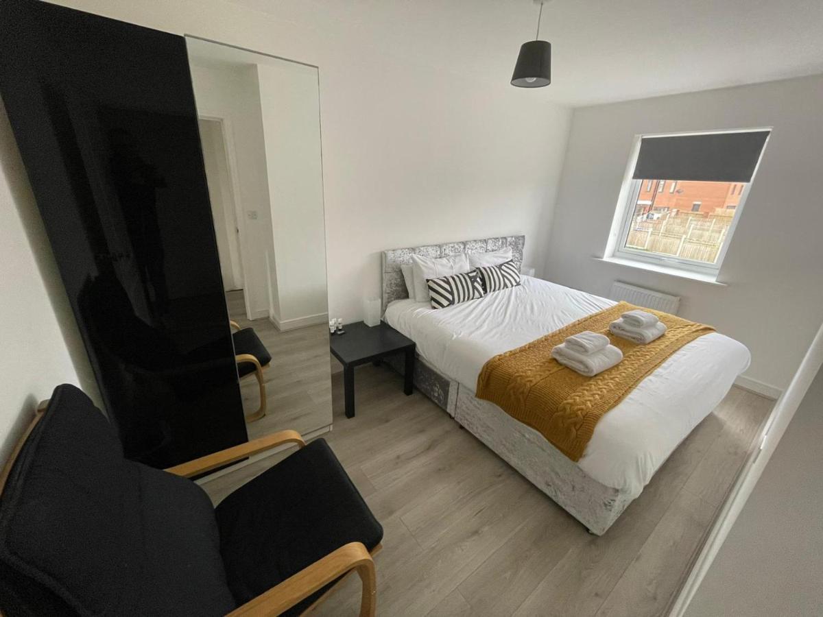 Modern Room With Huge Bed - Walk To City Centre! Manchester Exteriér fotografie