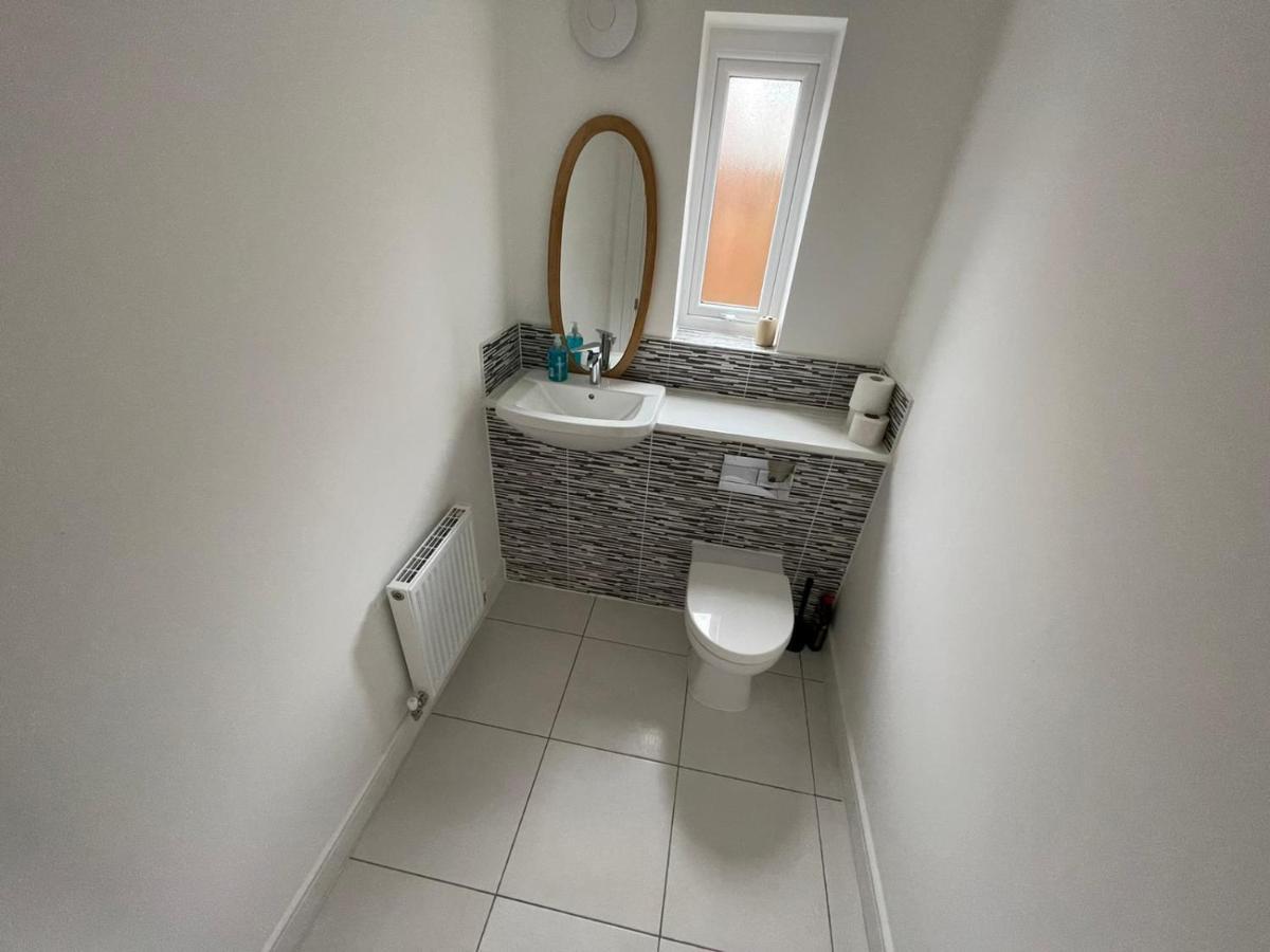 Modern Room With Huge Bed - Walk To City Centre! Manchester Exteriér fotografie