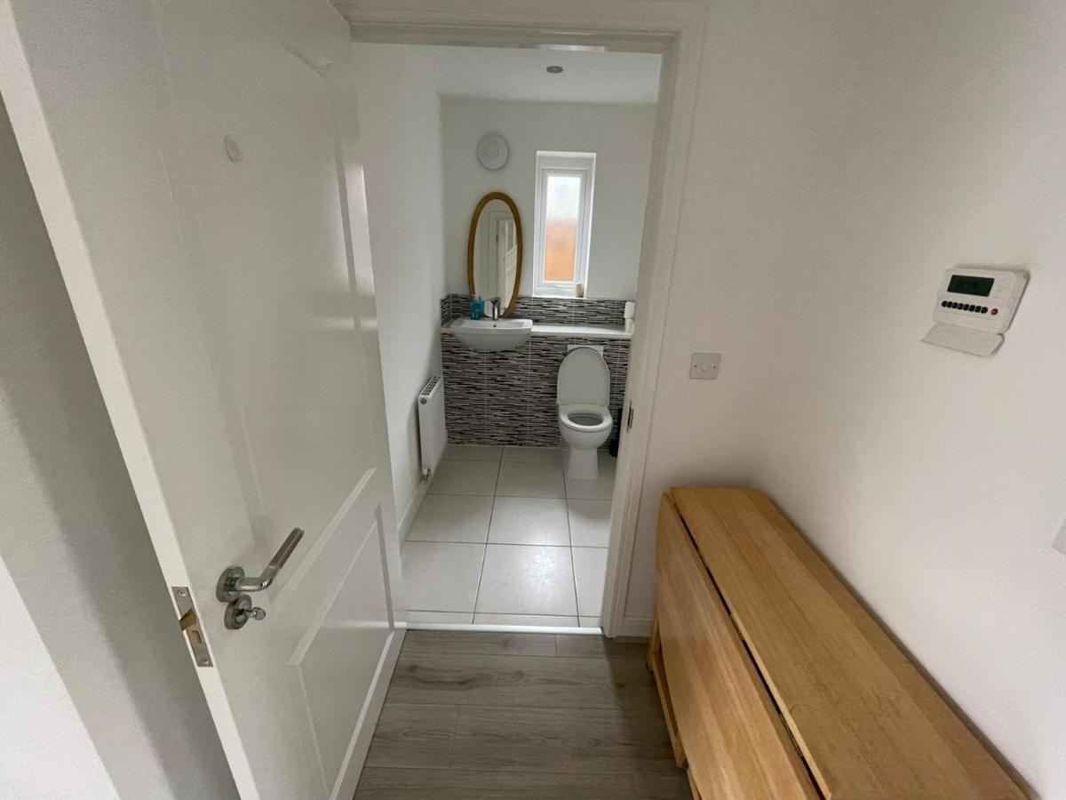 Modern Room With Huge Bed - Walk To City Centre! Manchester Exteriér fotografie