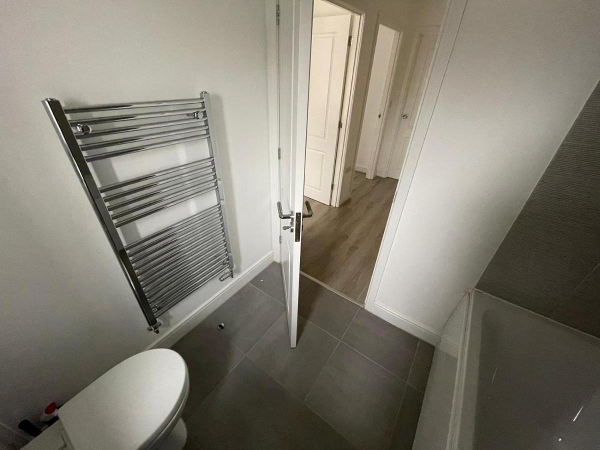 Modern Room With Huge Bed - Walk To City Centre! Manchester Exteriér fotografie