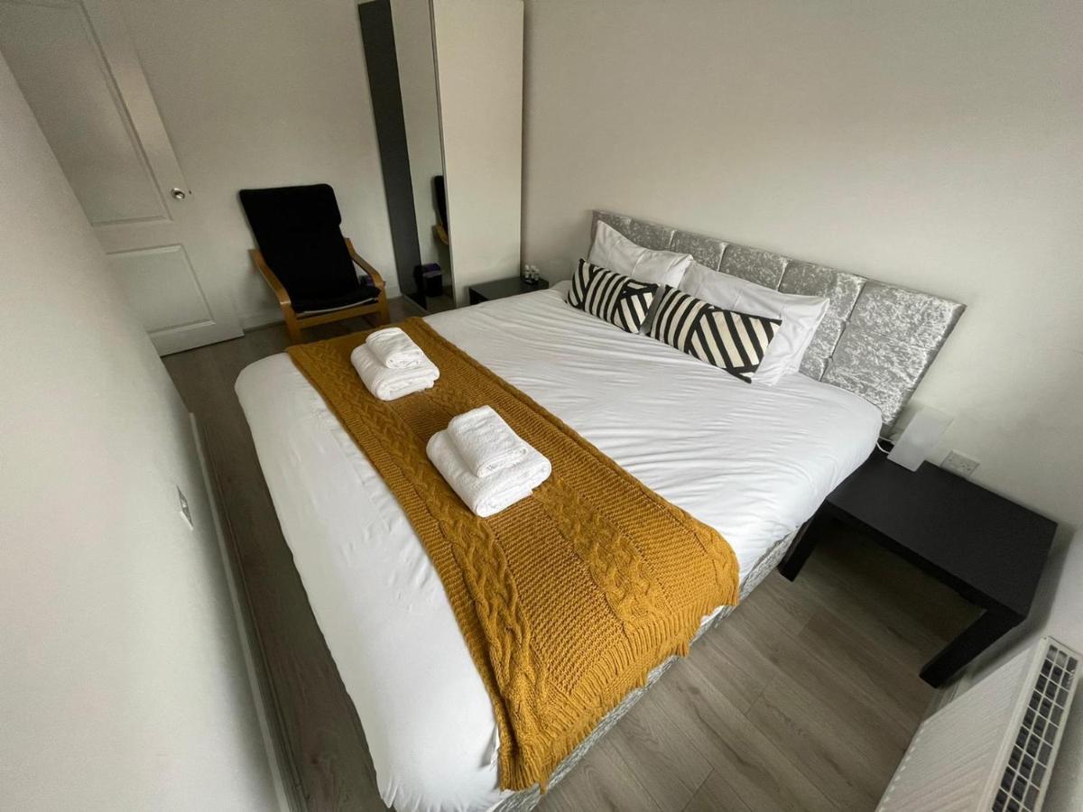Modern Room With Huge Bed - Walk To City Centre! Manchester Exteriér fotografie