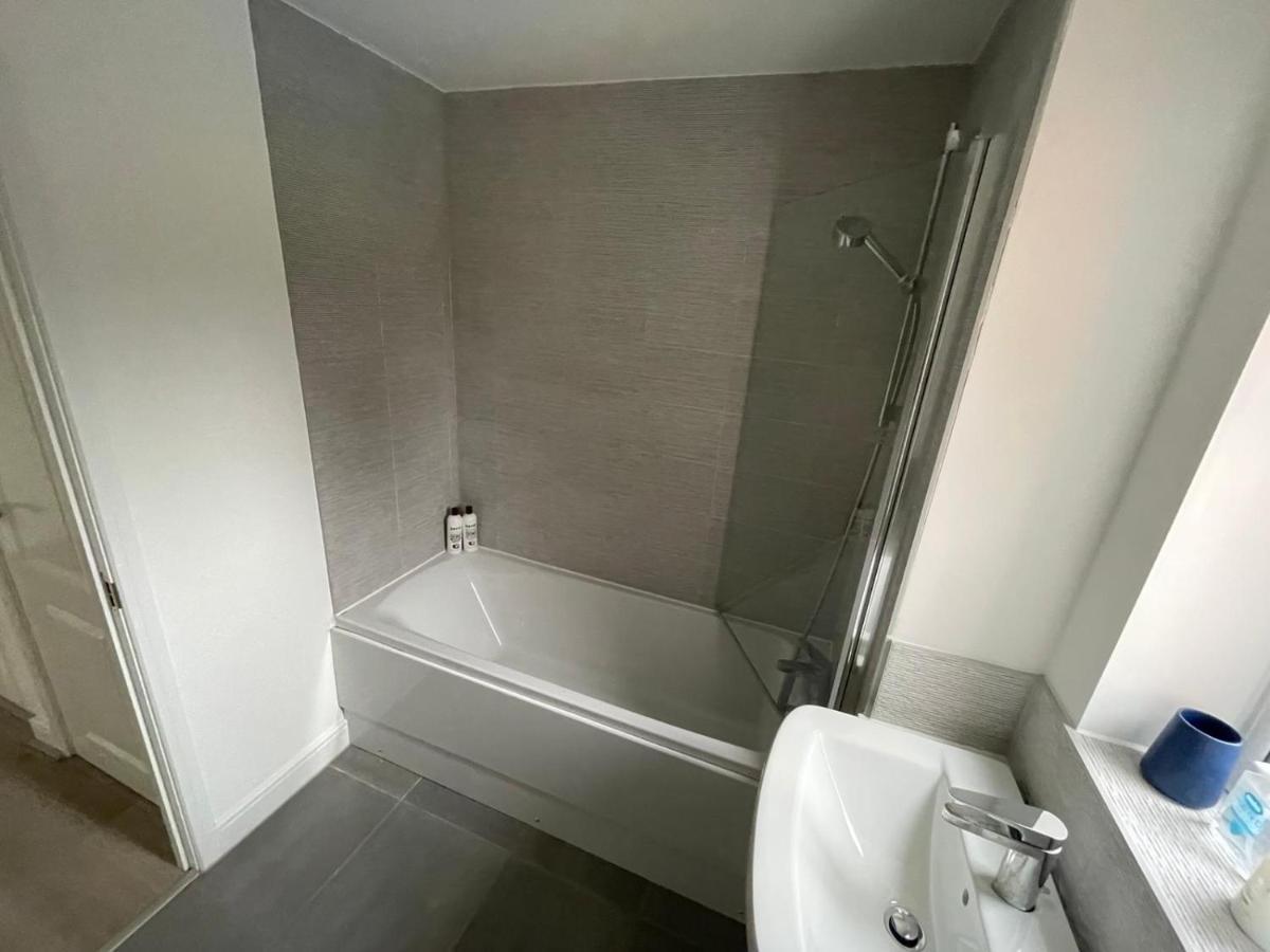 Modern Room With Huge Bed - Walk To City Centre! Manchester Exteriér fotografie