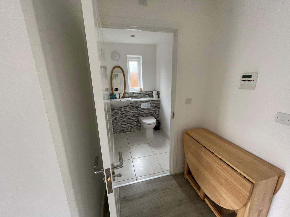 Modern Room With Huge Bed - Walk To City Centre! Manchester Exteriér fotografie
