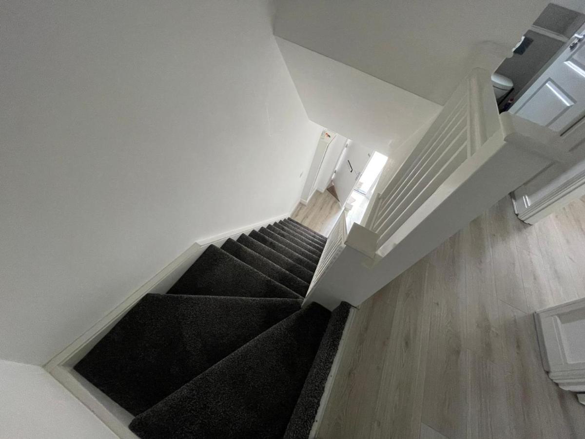Modern Room With Huge Bed - Walk To City Centre! Manchester Exteriér fotografie